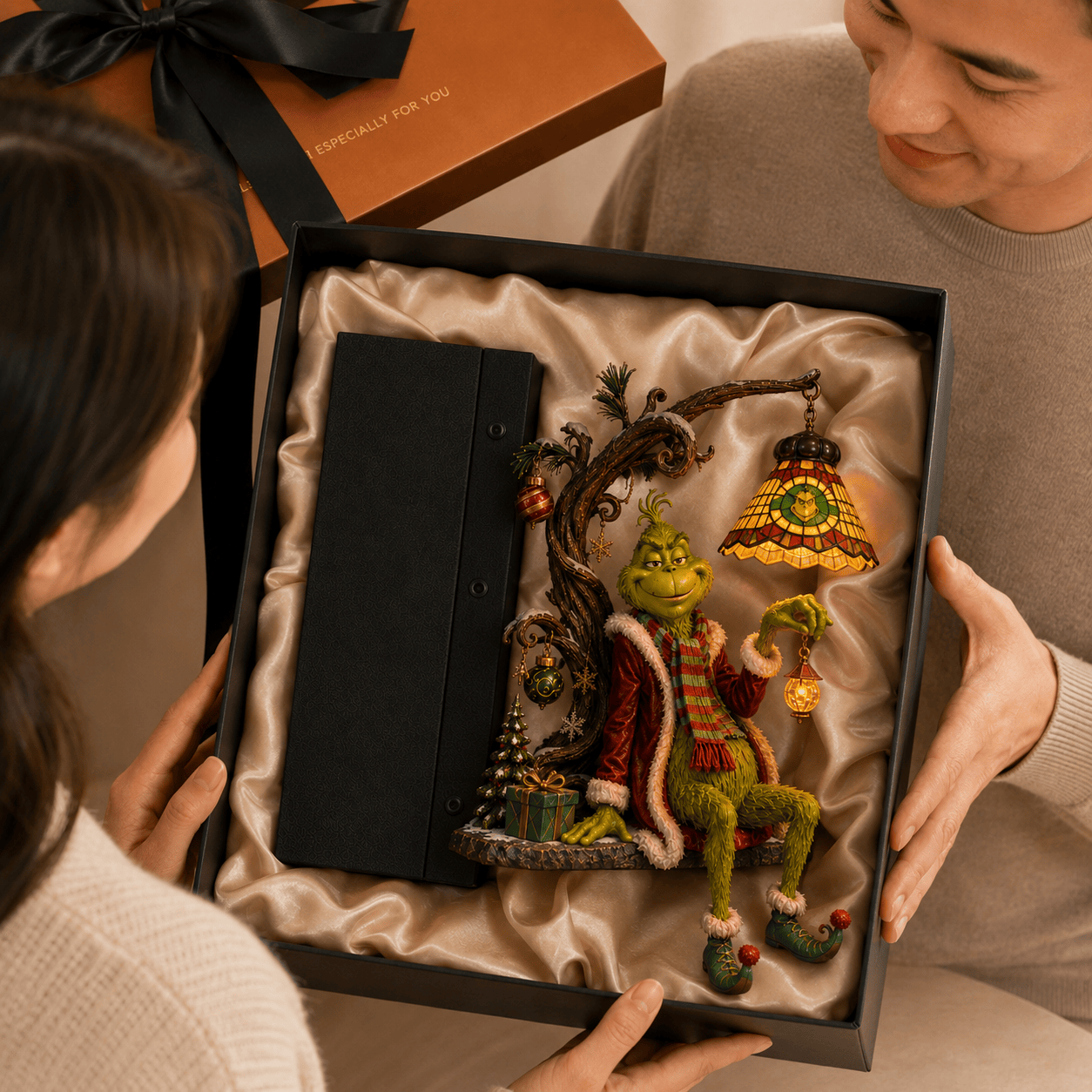 Premium TGR Bookshelf Figurines Lamp PDL